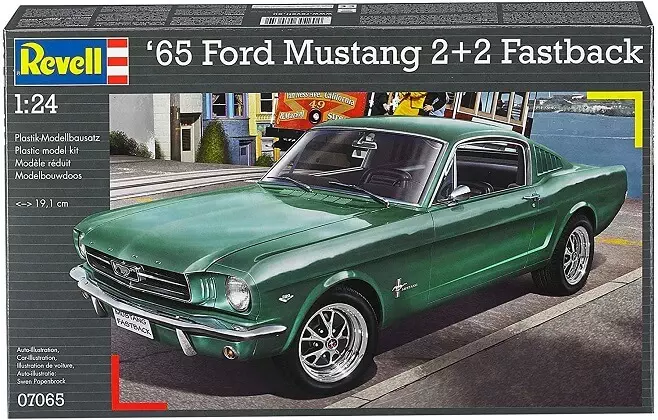 Ford-Mustang-2-2-Fastback-Revell