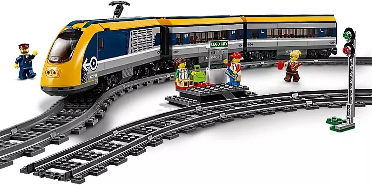 Lego-City-Train